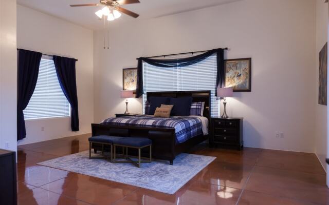 4BR Desert Escape