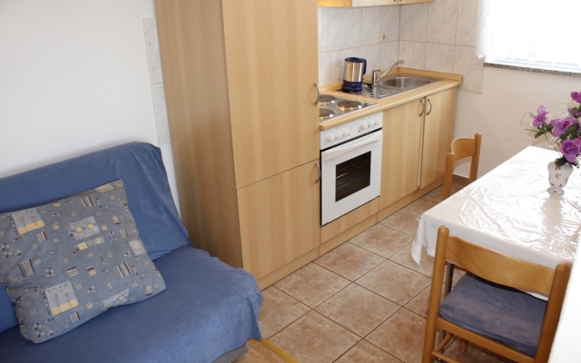 Apartment Ivan - 300 m from sea: A4 Nin, Zadar riviera
