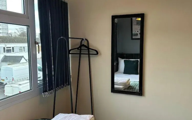 Sark Drive Serenity-cosy 3BR House in Birmingham