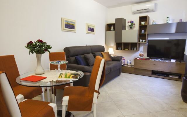 The Golden House Florence Suite