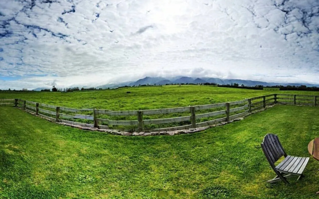 The House With No Nails