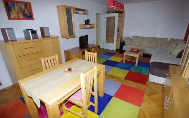 Happy Home Apartment