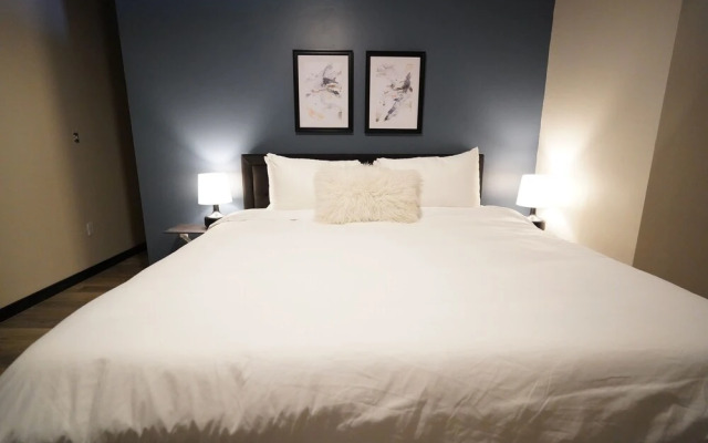 424 Gold Way- 3Bed/2Bath Apartment