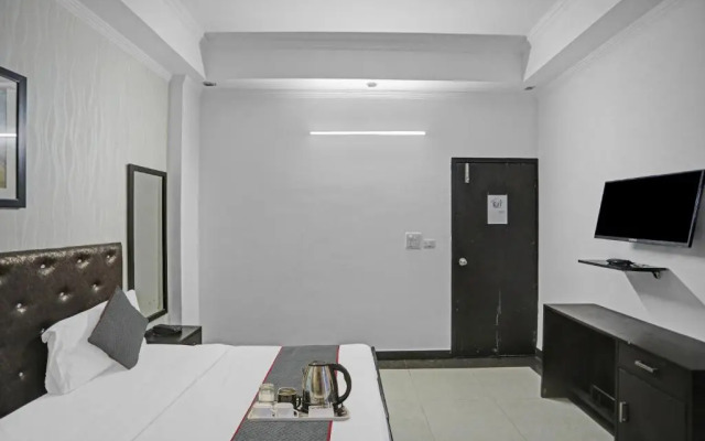 OYO Townhouse 764 Hotel Happy Keys Townhouse