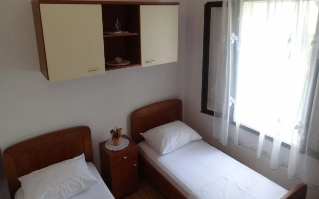 Branka - 30 m From Beach - A1 Zeleni