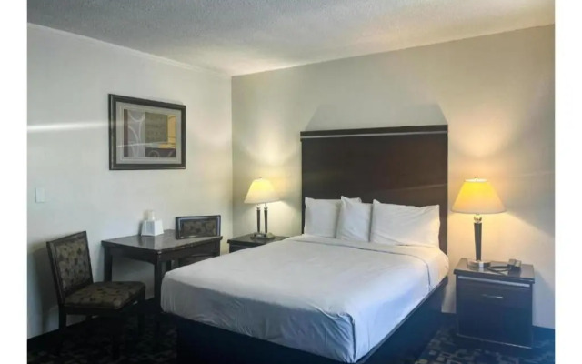 Motel 6 Oceanside, CA Marina / Camp Pendleton