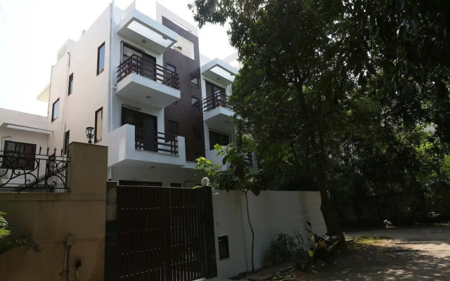Lakshmi Residency By OYO Rooms