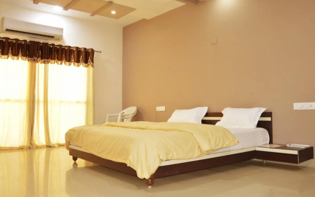 Hotel Rudra Plaza