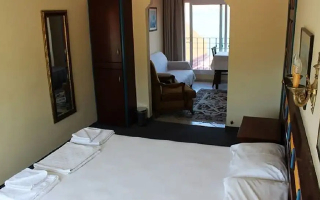 Foca Yali Hotel