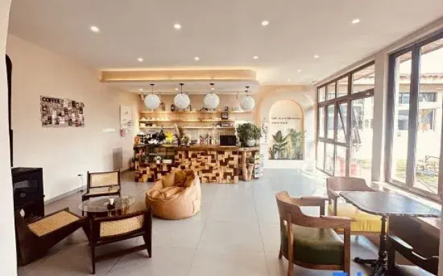 Lu Jian · Yunqi Homestay
