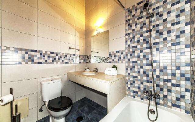 A09 - Super Central Duplex Apartment