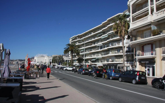 Sharon Apartment in Victoria Beach