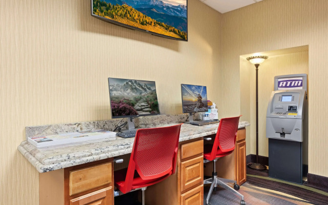 AmericInn by Wyndham Denver Airport