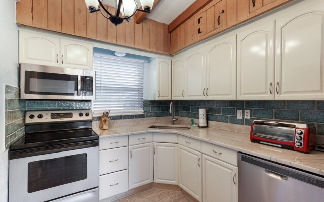 Island Gem B 2 Bedroom Villa by RedAwning