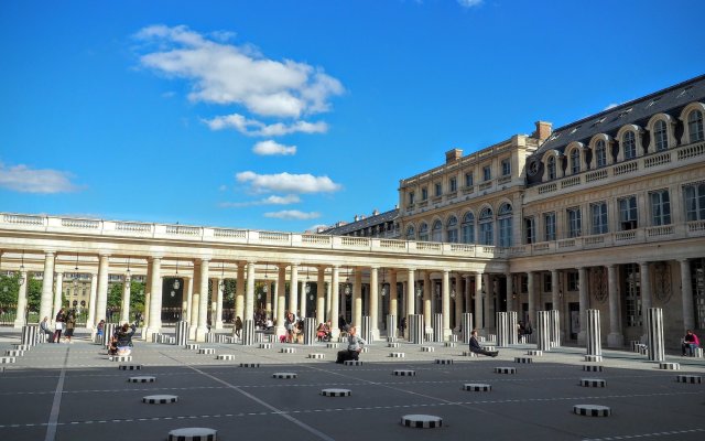 Louvre Elegant ChicSuites