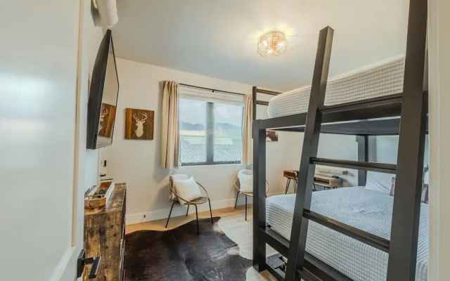 Whitefish Loft, Downtown Condo for 6