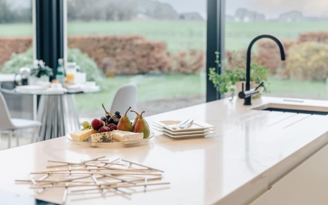Wisteria House - Sleeps 11