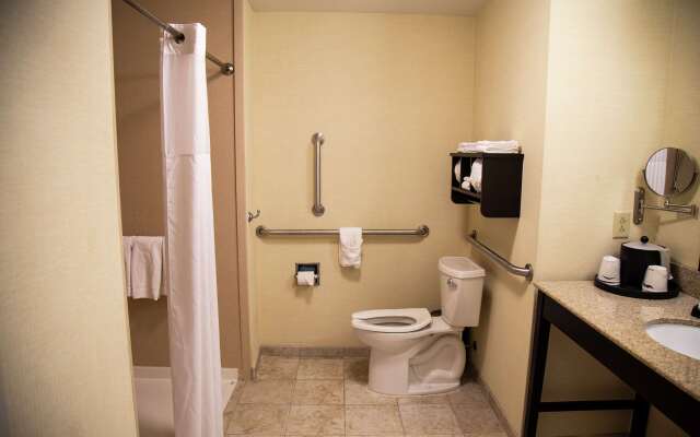 Hampton Inn & Suites Sharon, PA