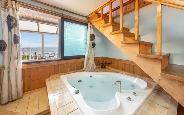 Yeongheungdo Blue Story Pension