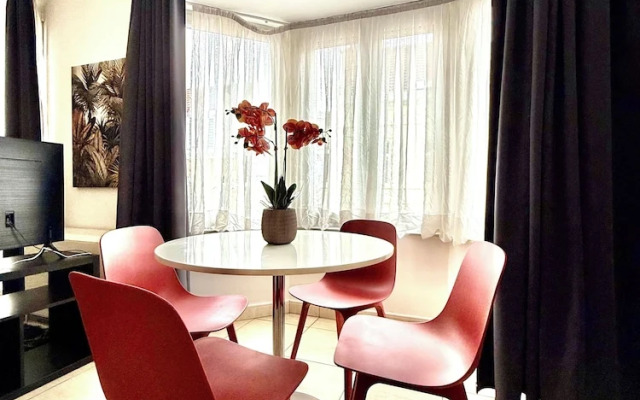 Peaceful 2 minutes European Parliament