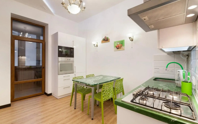 LEOGRAND apartment on Doroshenka 38