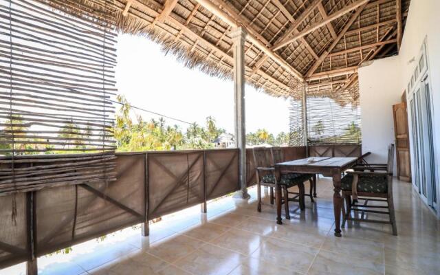 Yellow Card Apartment & Bungalow