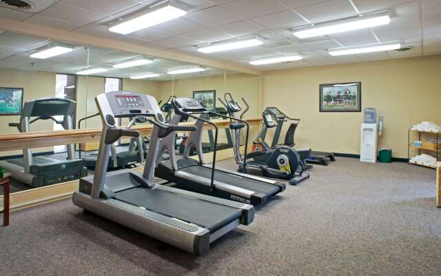 Clarion Hotel & Suites Convention Center Fredericksburg