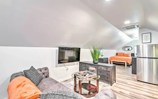 Fayetteville Apartment w/ Yard: Pets Welcome!