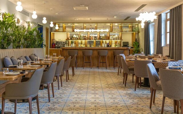 The Blue Fox Hotel