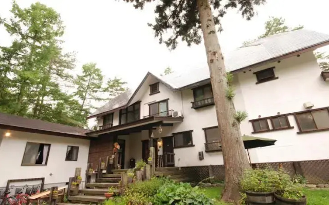 Pension & Bar Side Hill
