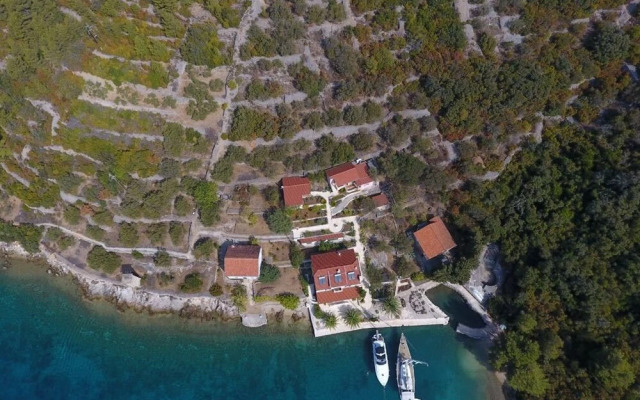 Villa Rava rooms & restaurant