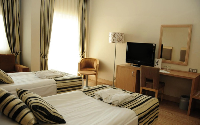 Отель Rich Melissa 