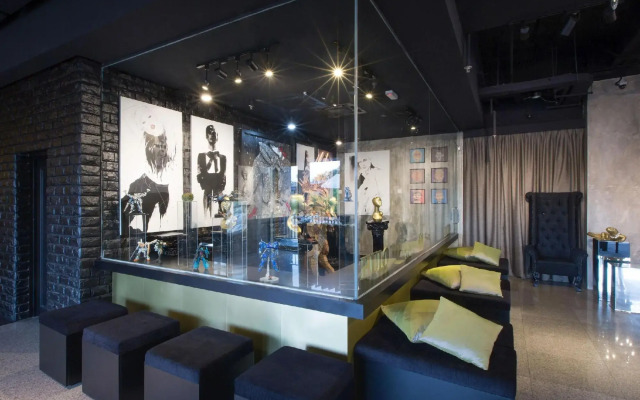 The Hulo Hotel Gallery