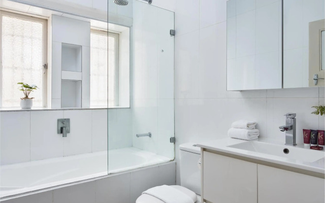 Edward Escape - Short Walk to Beach