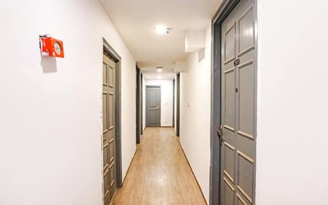 FabHotel Noida Grand