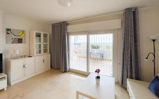 61-Beach Front Apartment with Stunning Views in Fuengirola