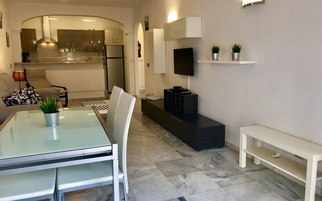 Apartamentos Turísticos Las Rosas de Capistrano
