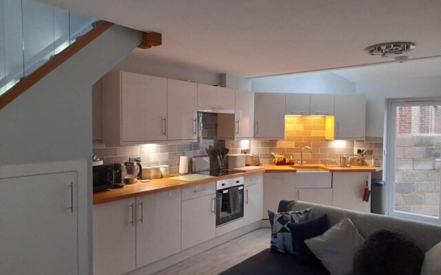 Outstanding, Modern 1-bed House in Chippenham