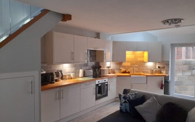 Outstanding, Modern 1 Bed House In Chippenham