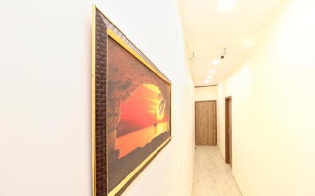 OYO 24372 Hotel Cloud 9