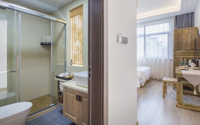 Floral Hotel Red Forest Yuyao