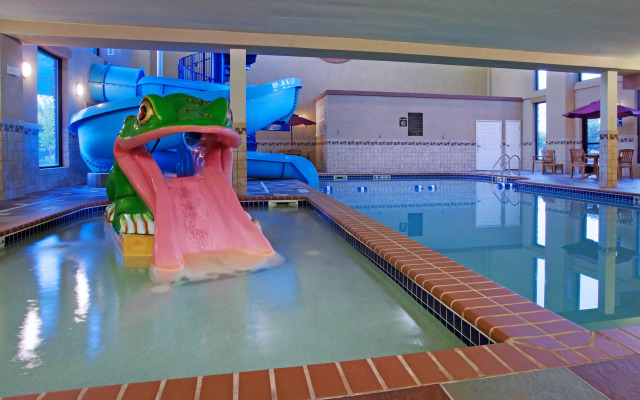 Holiday Inn Express Hotel & Suites Longmont by IHG
