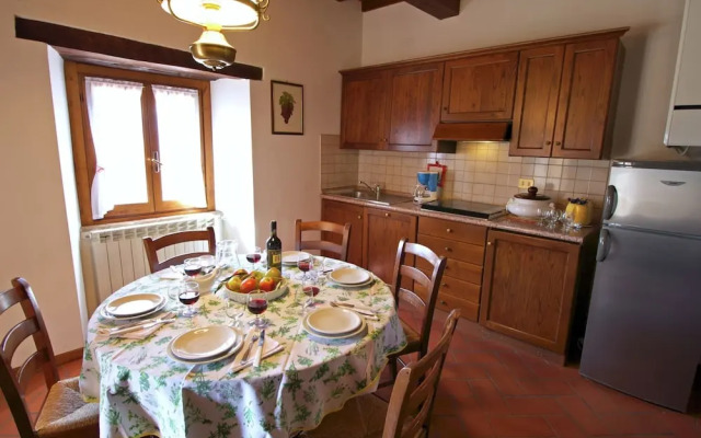 Authentic Farmhouse with Pool, Hot Tub, Playground, Garden