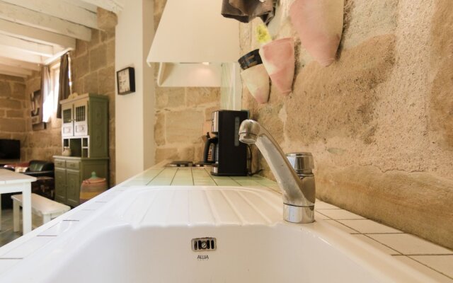 Lush Mansion in Lacapelle-marival With Jacuzzi