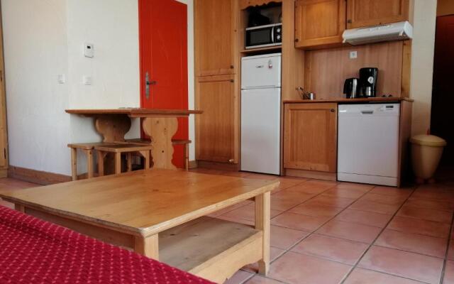 Hameau Pra Roustan by Godille