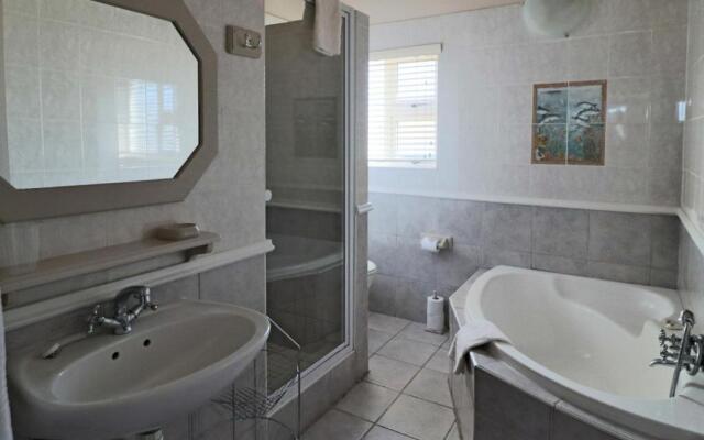 Baywatch Paternoster - The Penthouse