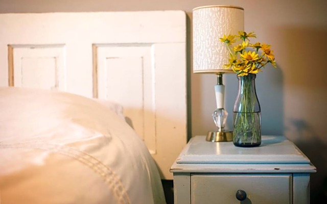 Moon Gate Guest House