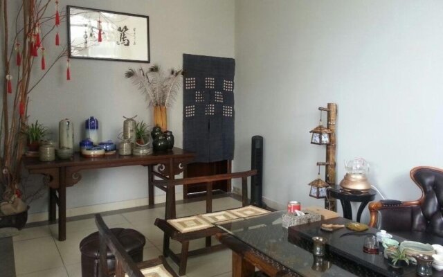 Junding Huayue Hotel