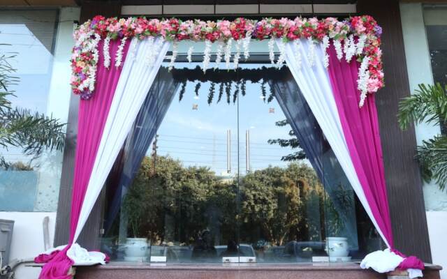 Clarks Inn Cytrus Noida