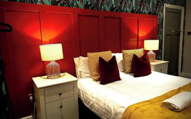 Sleeps10-parking-garden-hottub-petfriendly